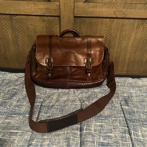 Kenneth Cole Reaction Leather Show Business Messenger Briefcase